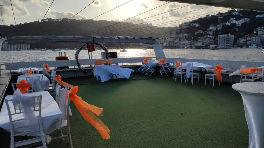 GEMZE güverte yemek masası kurulumu