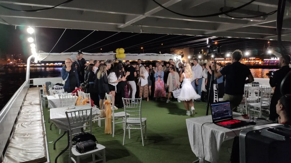 GEMZE üst güverte gün batımı davet masaları