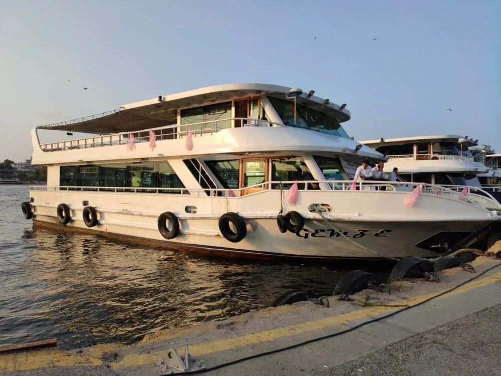 GEMZE teknesi Boğaz kıyılarında seyir halinde